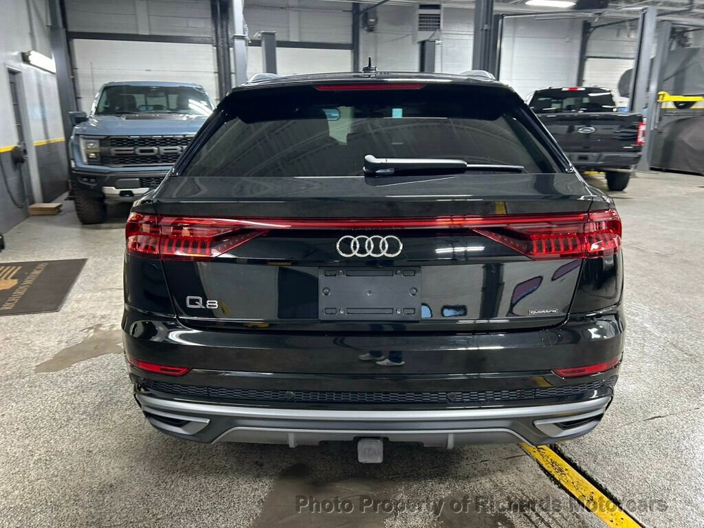Used 2022 Audi Q8 AWD/4WD image 4