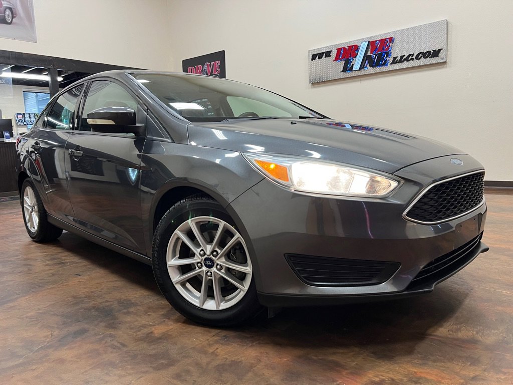 Used 2017 Ford Focus SE FWD image 1