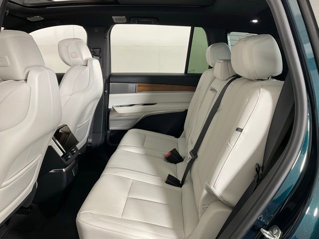 New 2026 Cadillac Vistiq Luxury image 28