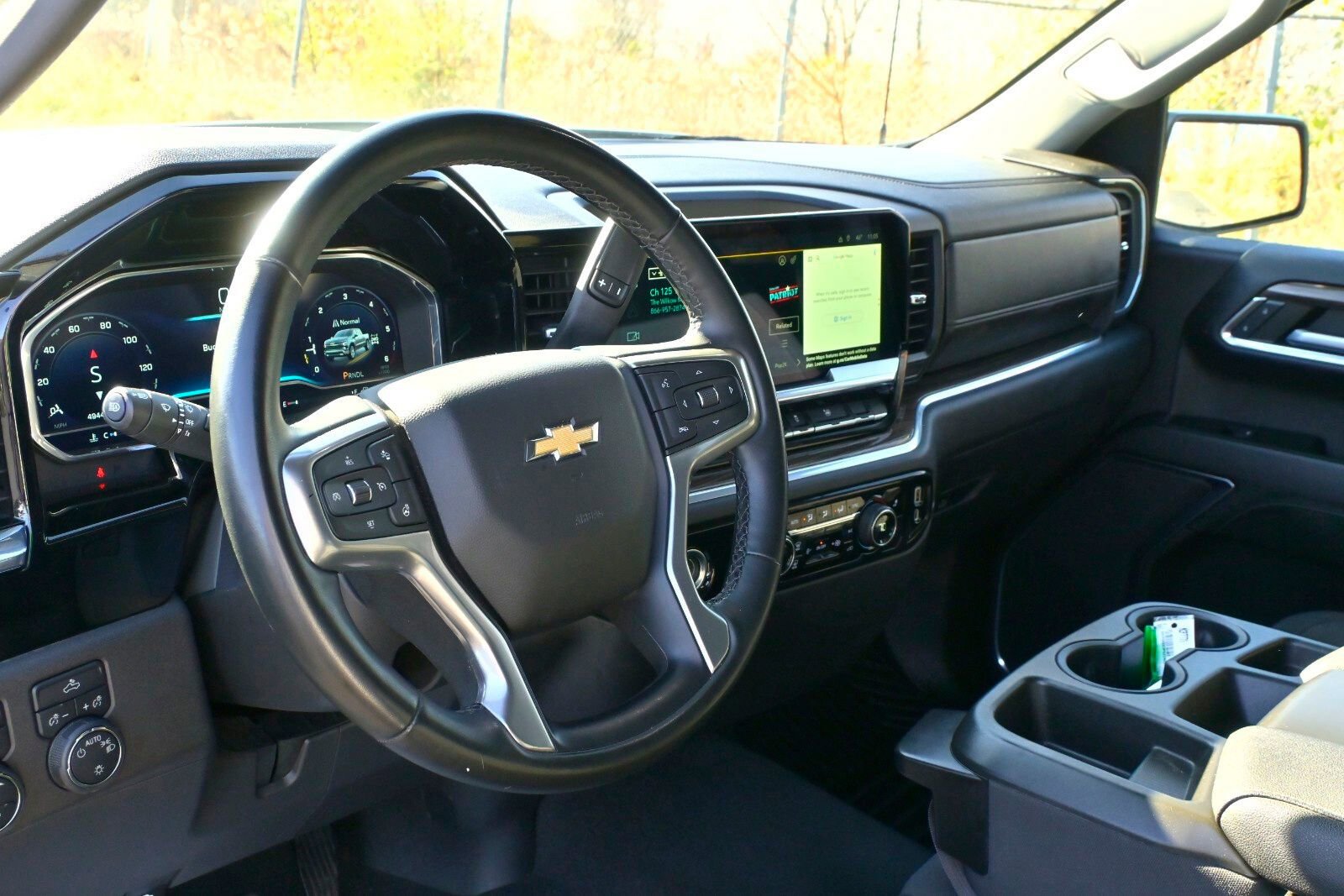 Used 2023 Chevrolet Silverado 1500 LT image 24