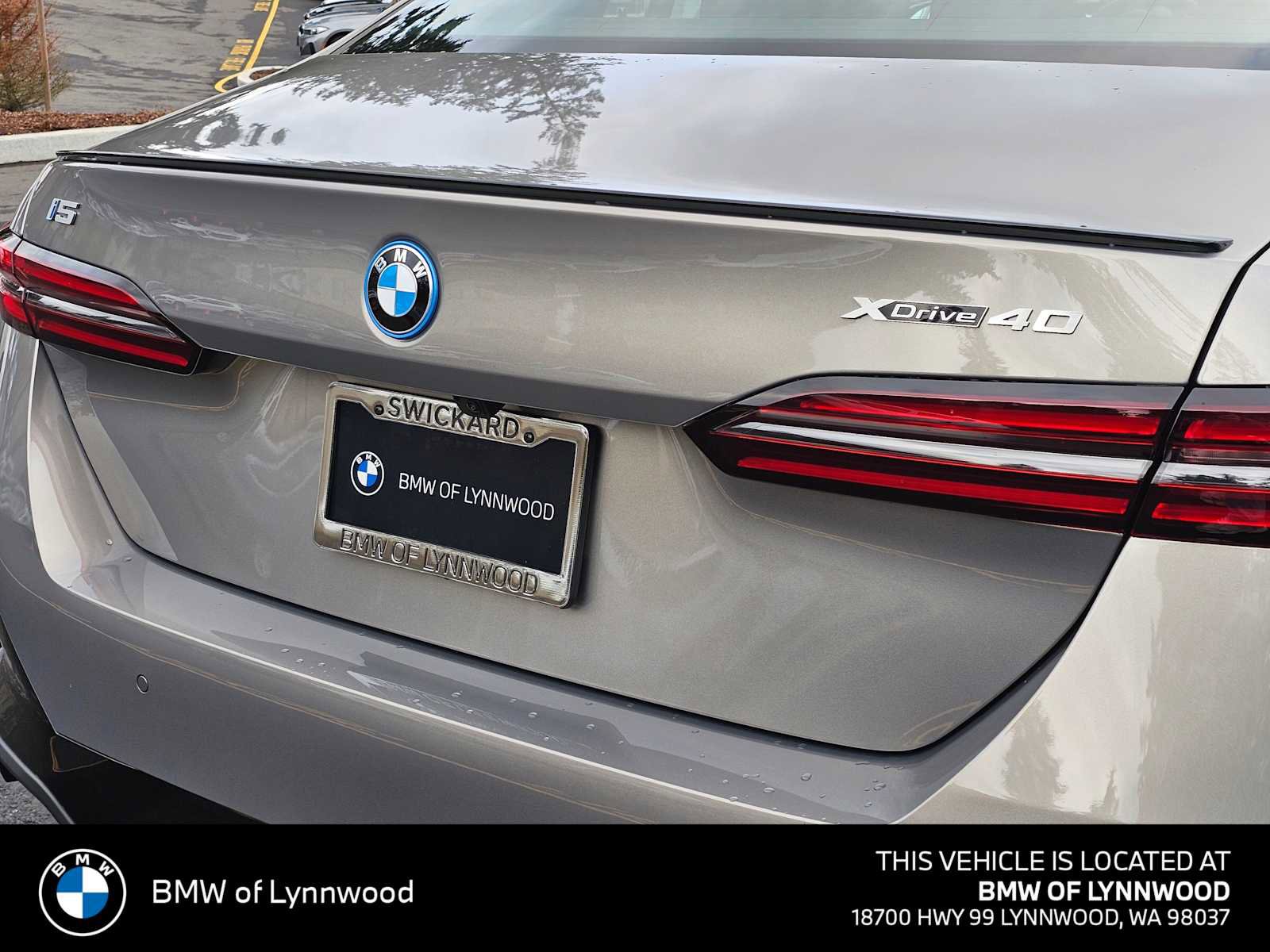 New 2026 BMW i5 eDrive40 w/ M Sport Package AWD/4WD image 13
