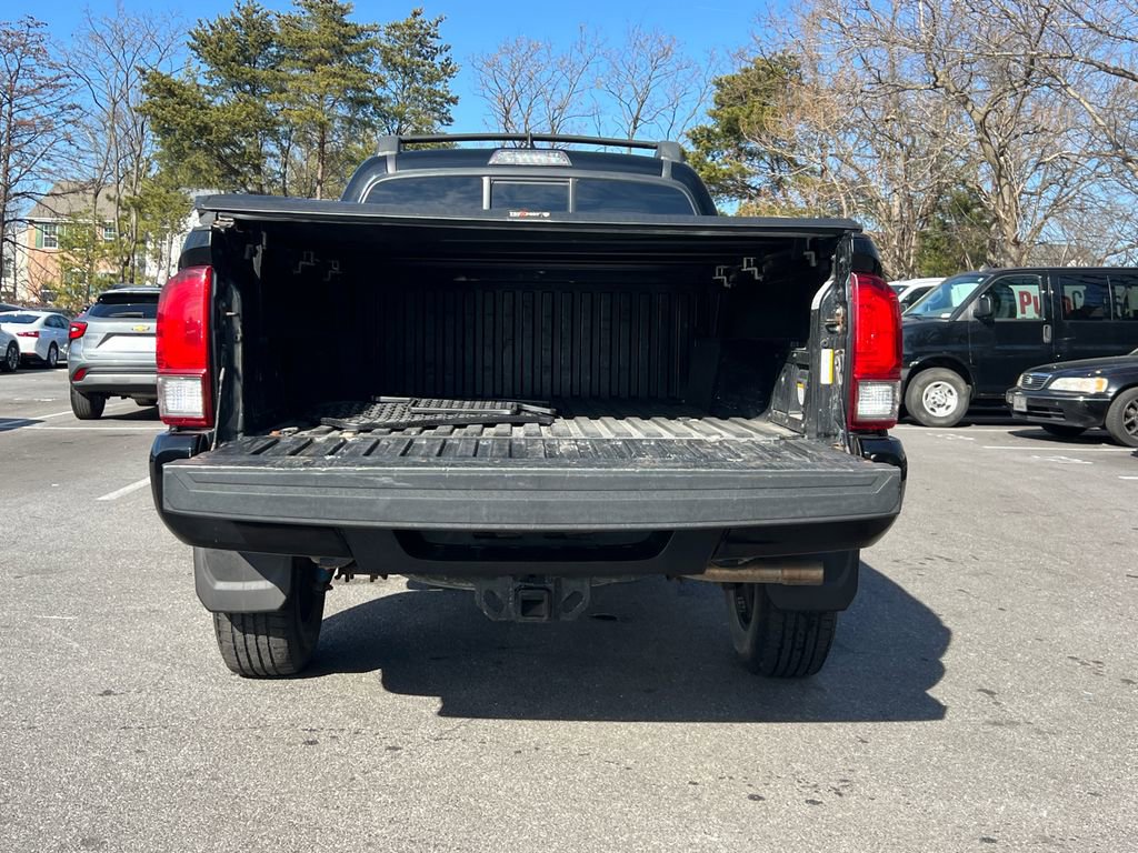 Used 2016 Toyota Tacoma TRD Sport image 16