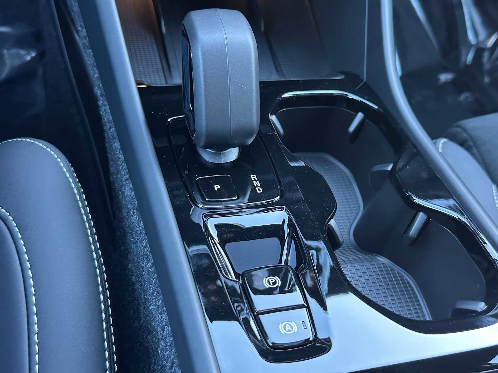 New 2026 Volvo XC40 B5 Ultra w/ Climate Package image 32