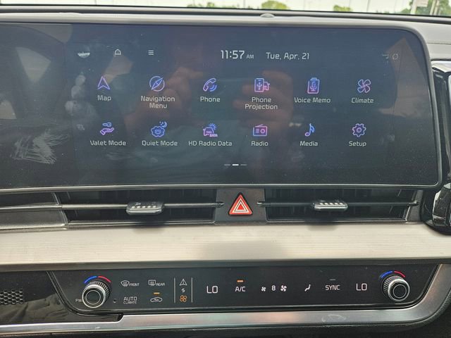 Used 2025 Kia Sportage EX w/ Premium Package FWD image 18