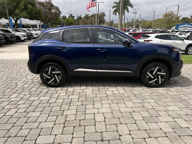 Used 2025 Nissan Kicks SV FWD image 14