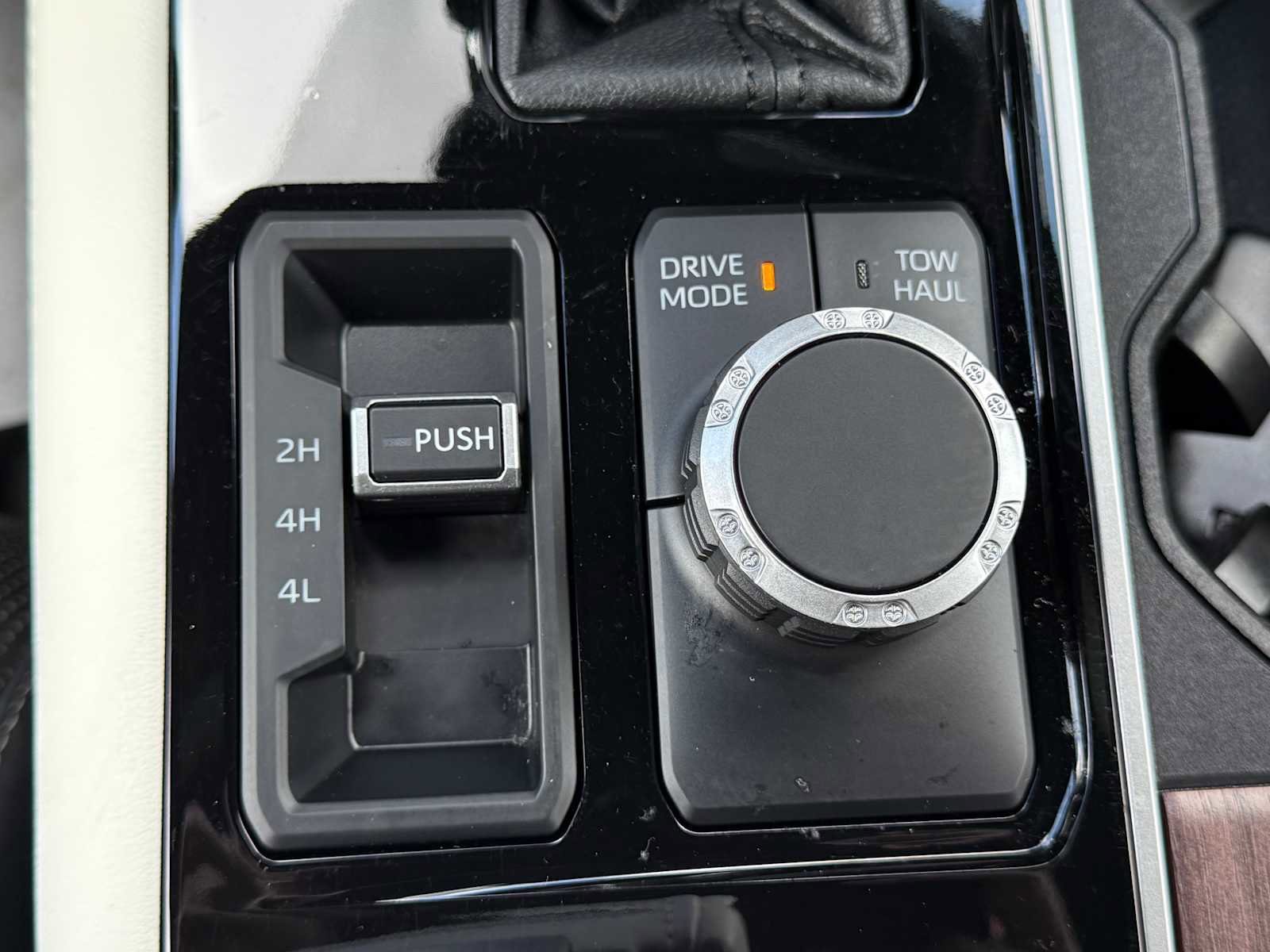 Used 2023 Toyota Sequoia Capstone AWD/4WD image 37