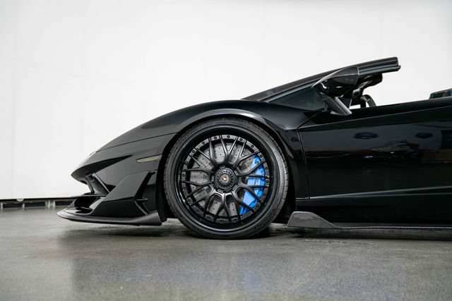 Used 2020 Lamborghini Aventador SVJ AWD/4WD image 12