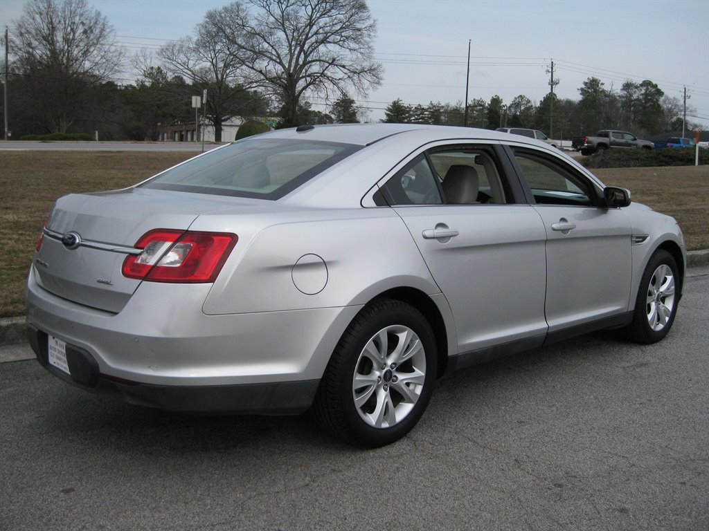 Used 2011 Ford Taurus SEL w/ 201A Rapid Spec Order Code image 7