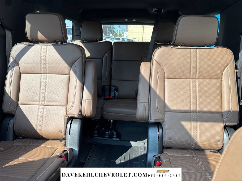 Used 2025 Chevrolet Suburban High Country AWD/4WD image 23
