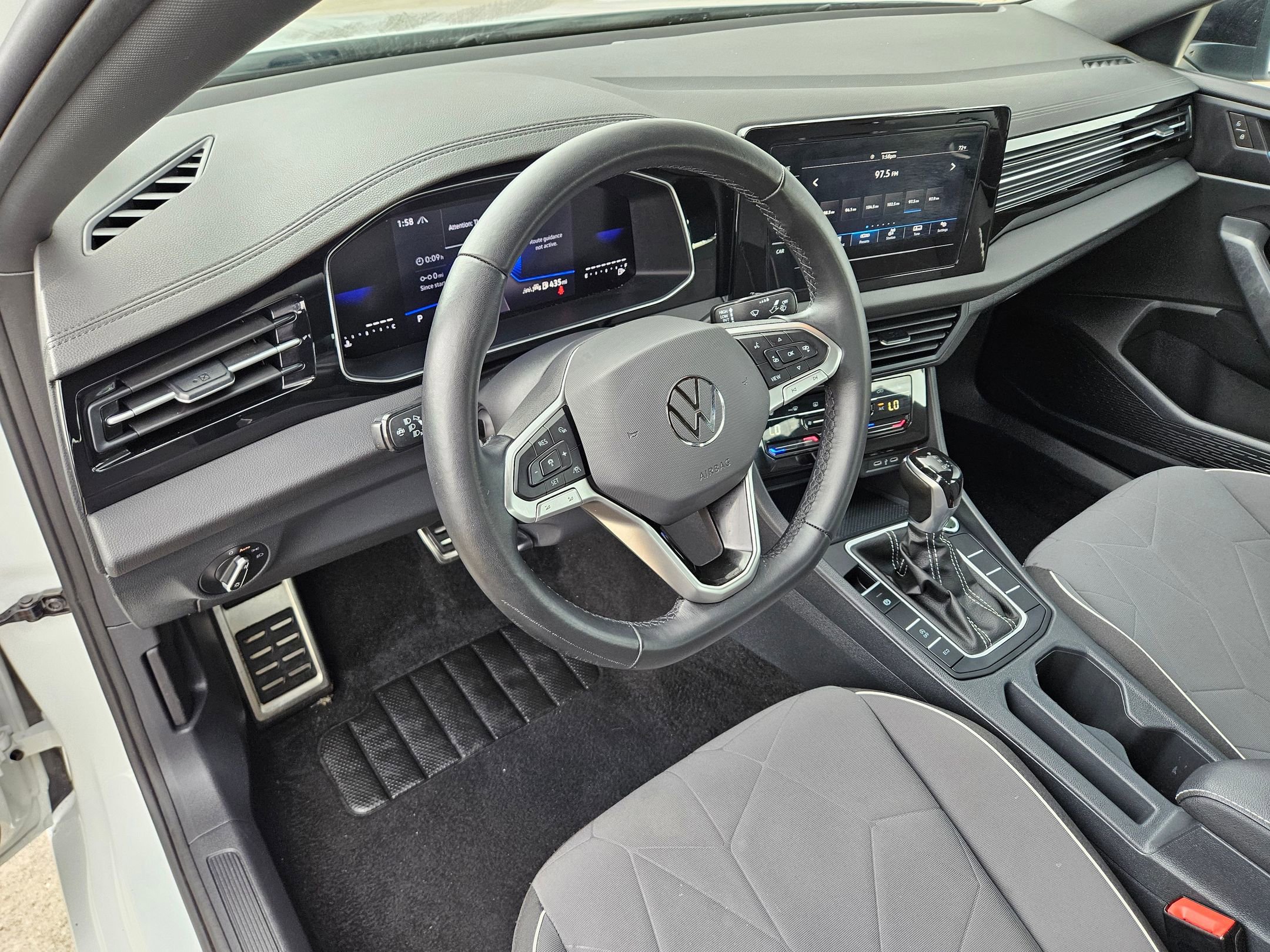 Used 2025 Volkswagen Jetta Sport image 12