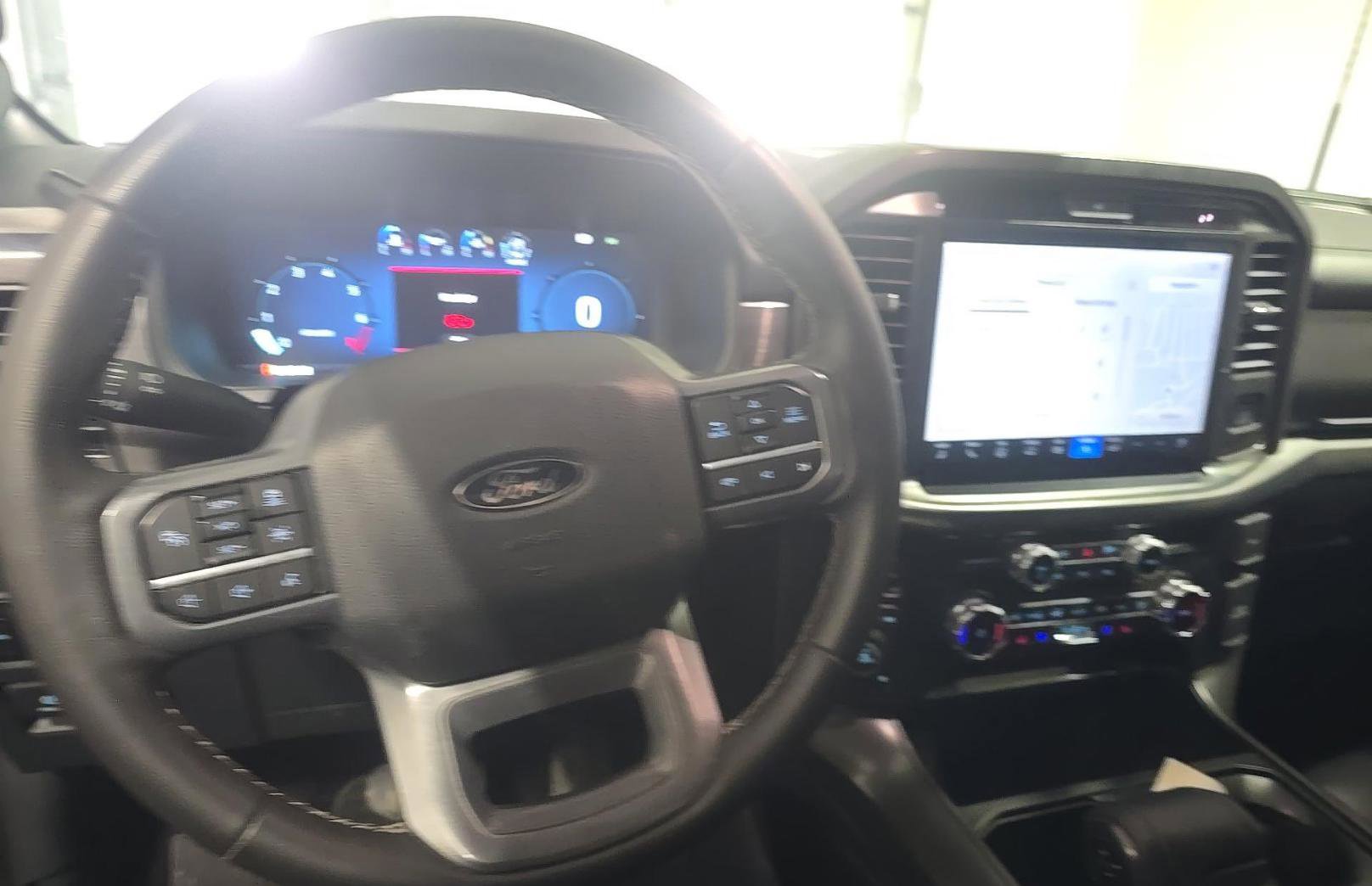 Used 2025 Ford F150 Lariat AWD/4WD image 11