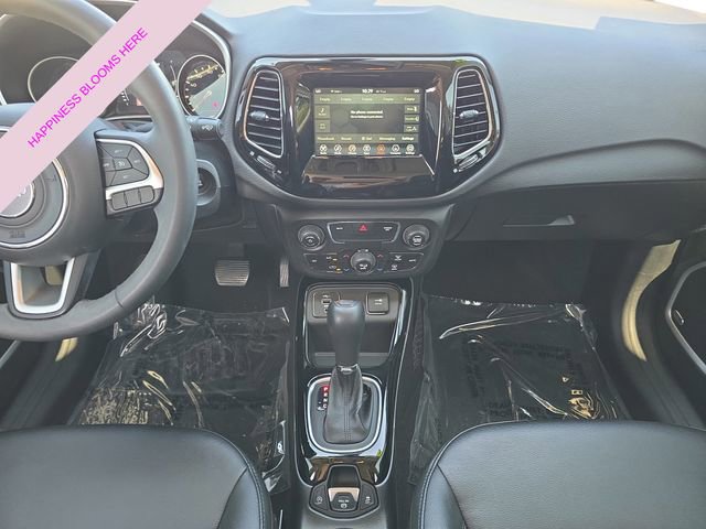 Certified 2021 Jeep Compass Latitude w/ Sun and Sound Group FWD image 11