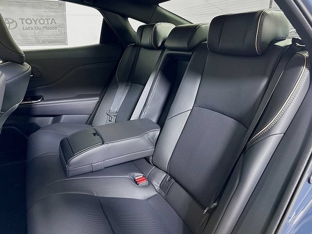 New 2026 Toyota Crown Platinum AWD/4WD image 12