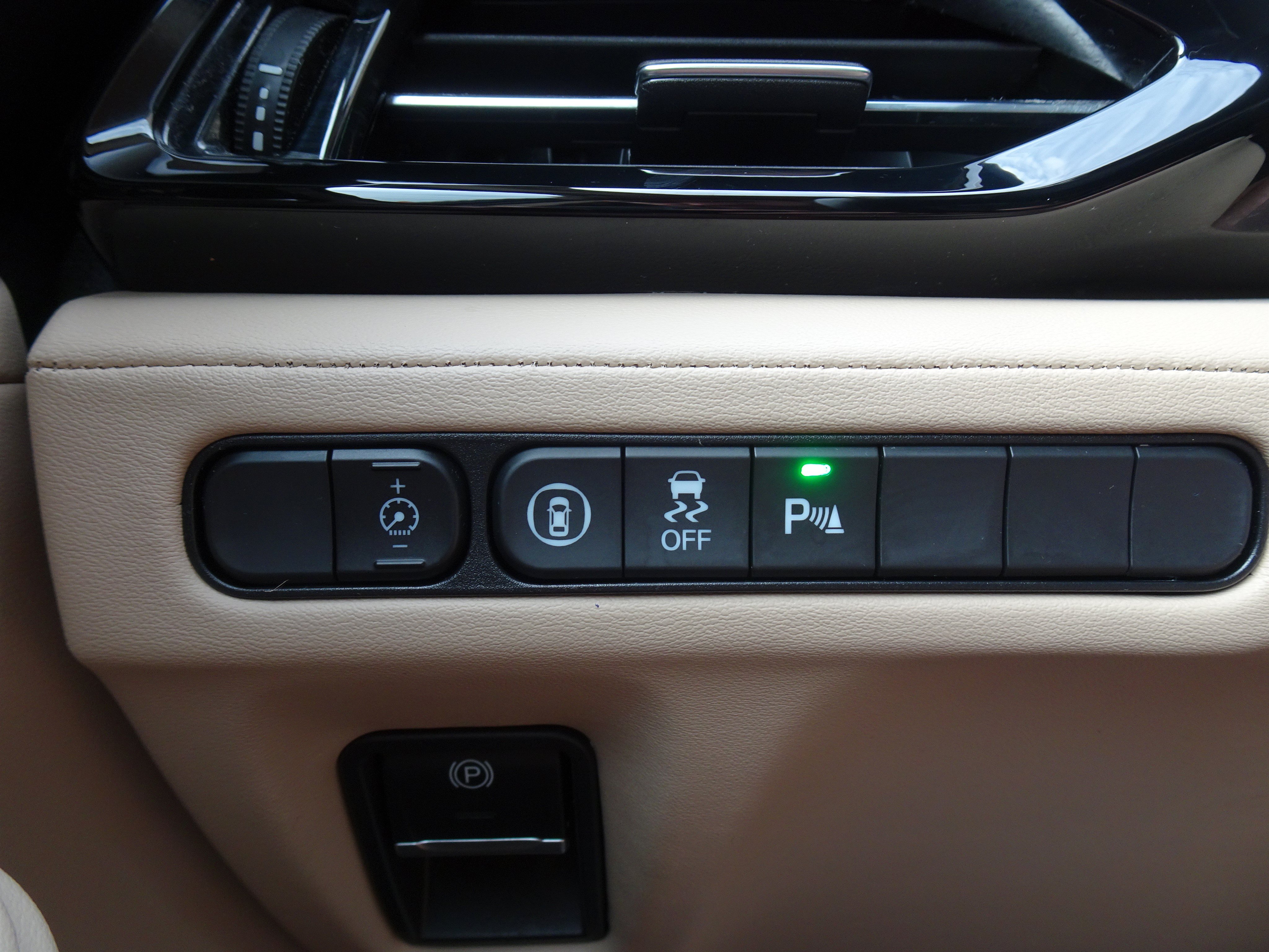 Used 2023 Acura MDX w/ Technology Package AWD/4WD image 27