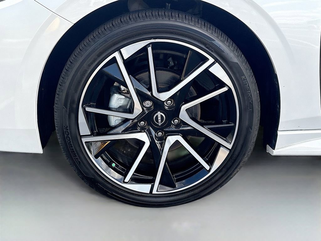 Used 2025 Nissan Sentra SR image 29