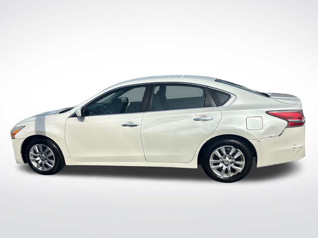 Used 2014 Nissan Altima 2.5 S FWD image 2