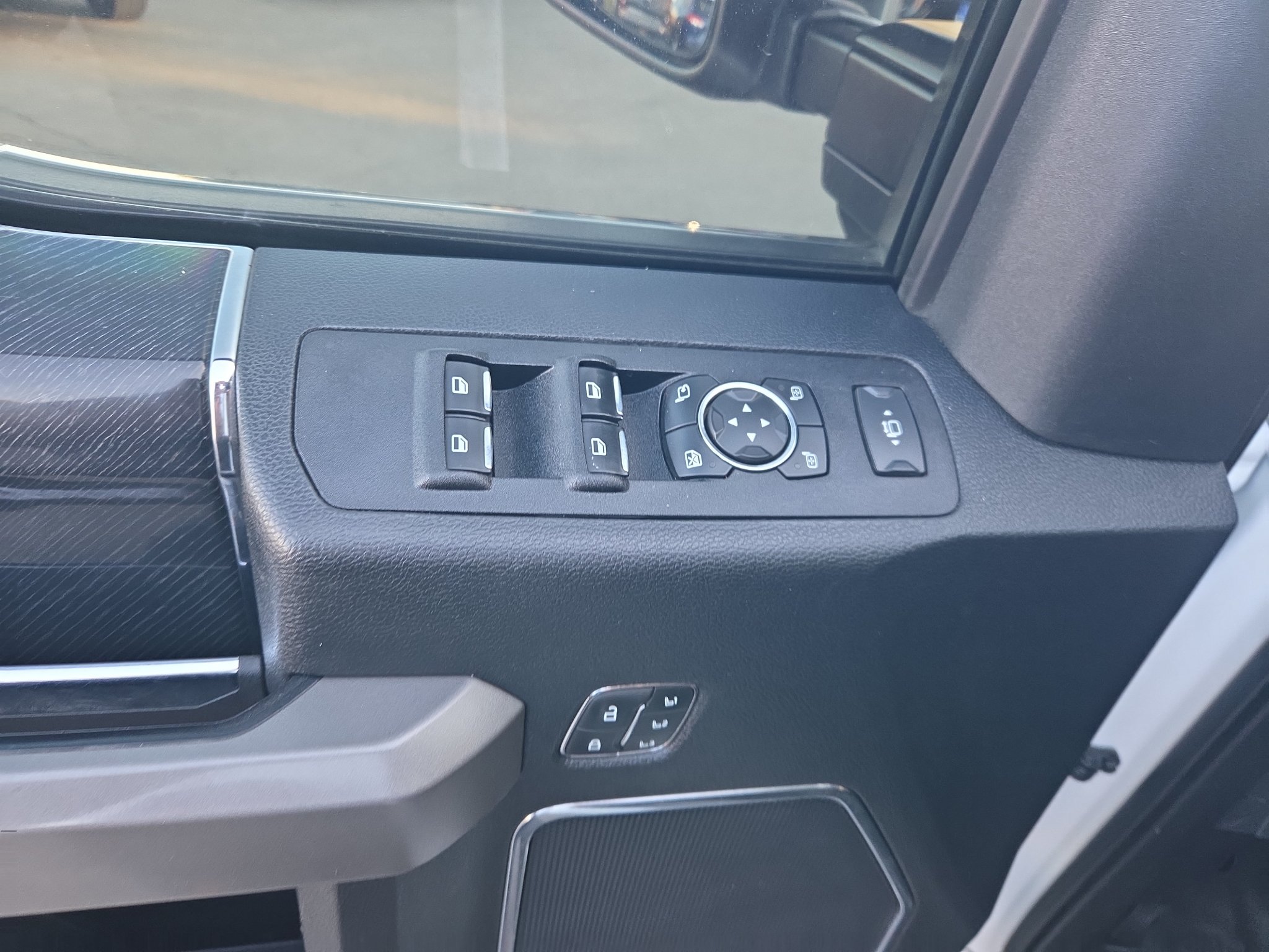 Used 2020 Ford F350 Platinum AWD/4WD image 18
