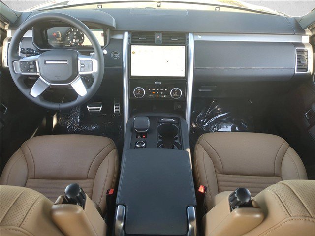 Used 2024 Land Rover Discovery Dynamic SE AWD/4WD image 22