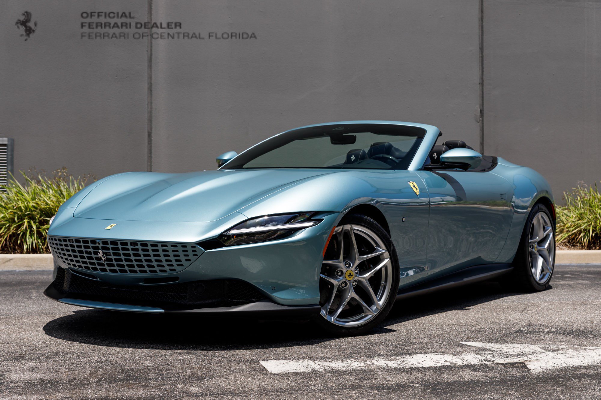 Used 2026 Ferrari Roma Spider RWD image 1