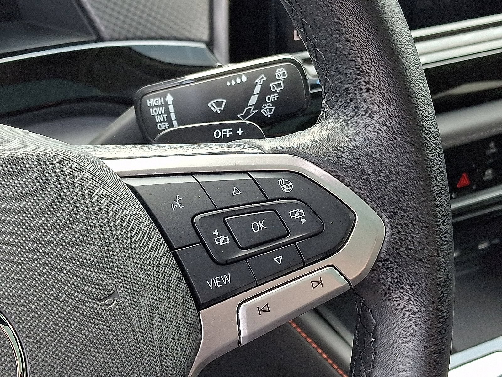 Used 2024 Volkswagen Atlas Peak Edition SE AWD/4WD image 21