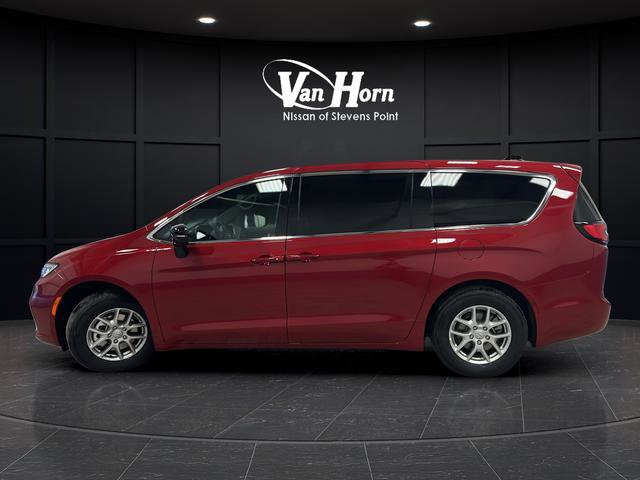 New 2026 Chrysler Pacifica Select image 6