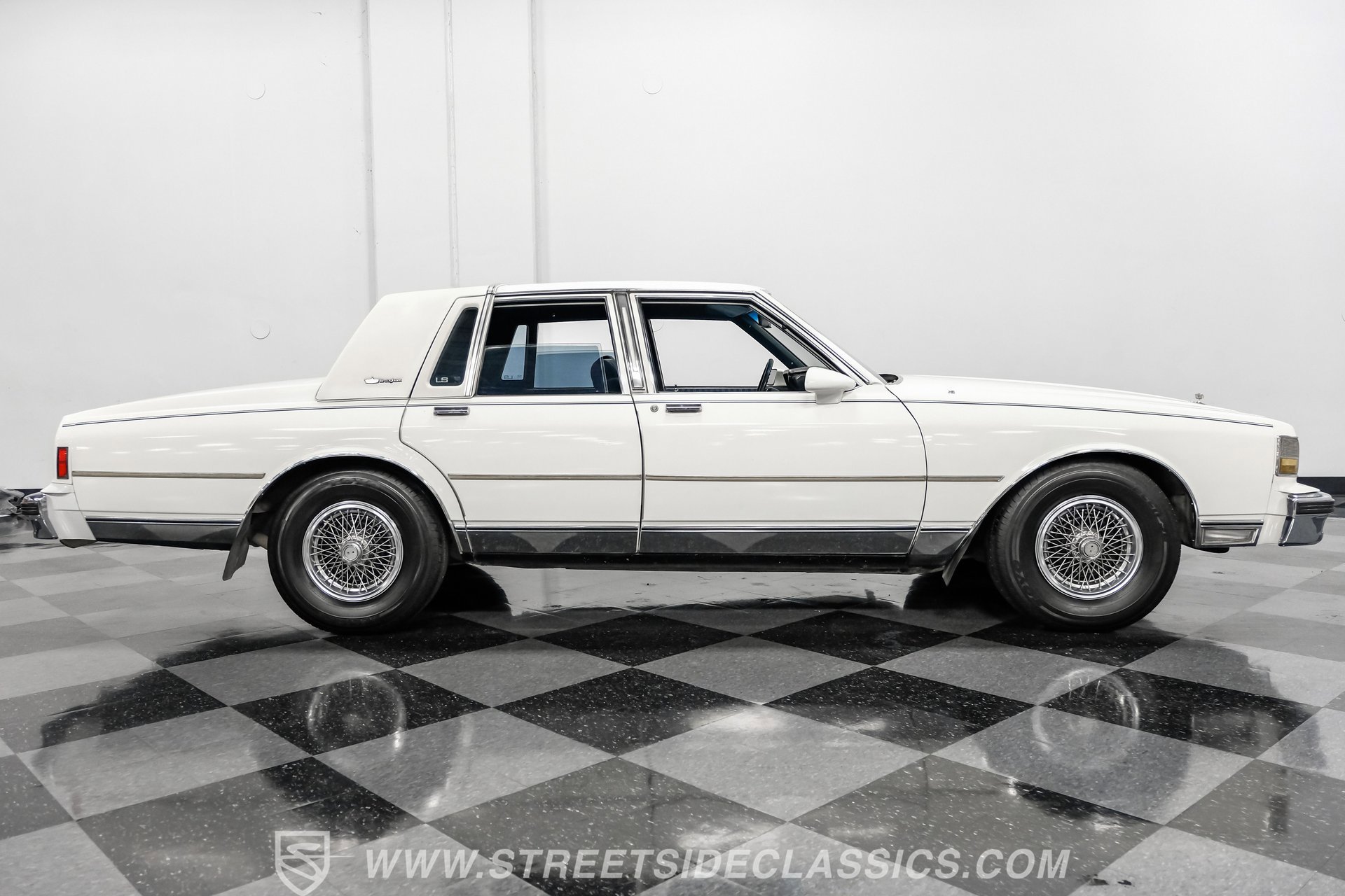 Used 1987 Chevrolet Caprice Classic Brougham RWD image 14