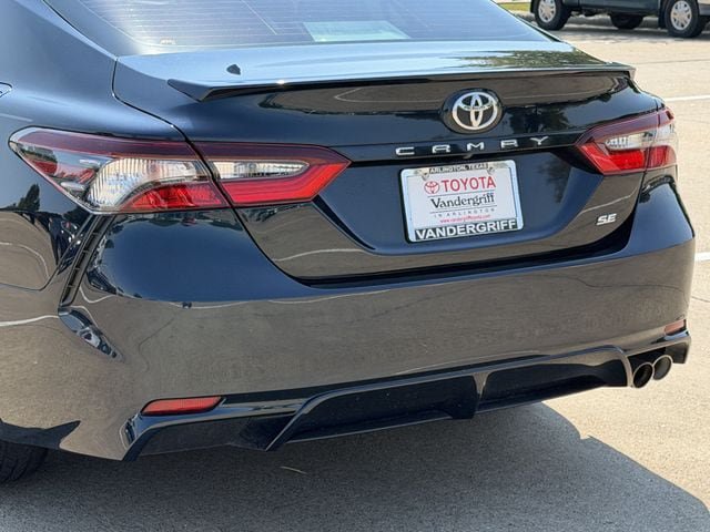 Used 2021 Toyota Camry SE FWD image 6