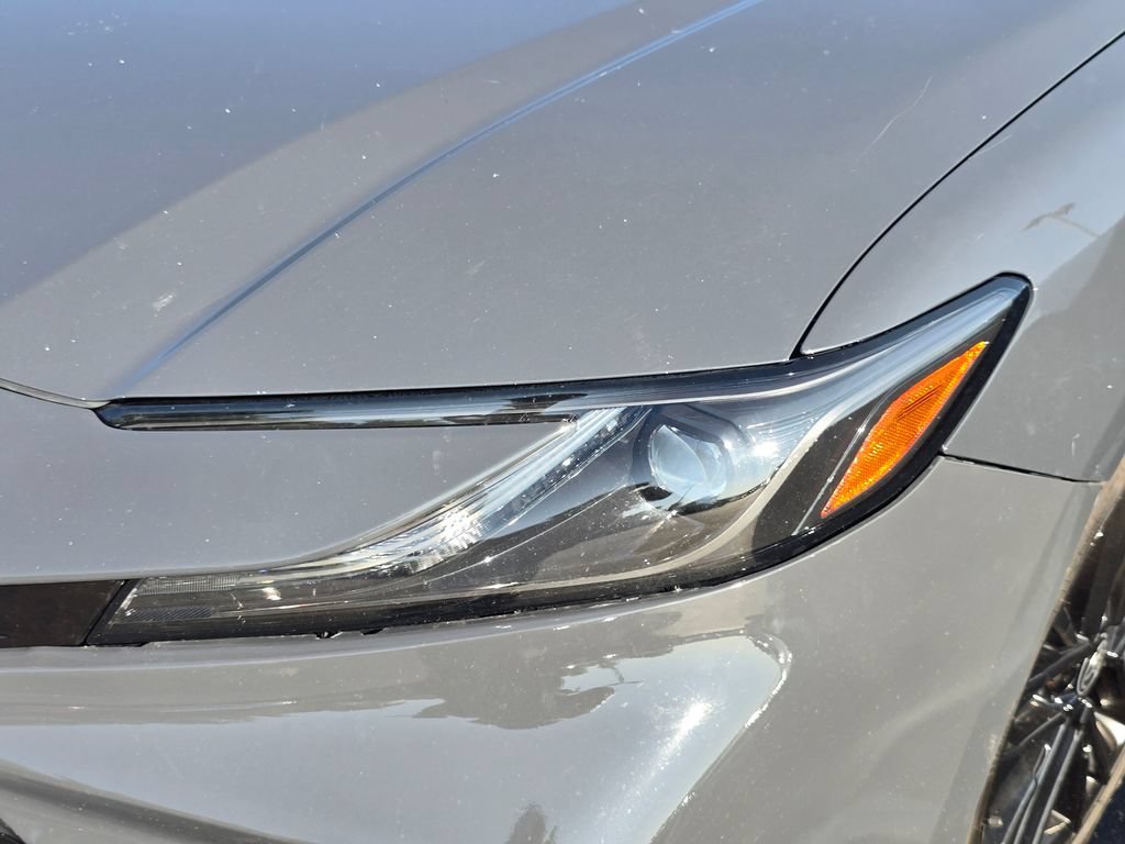 Used 2025 Toyota Camry SE FWD image 26