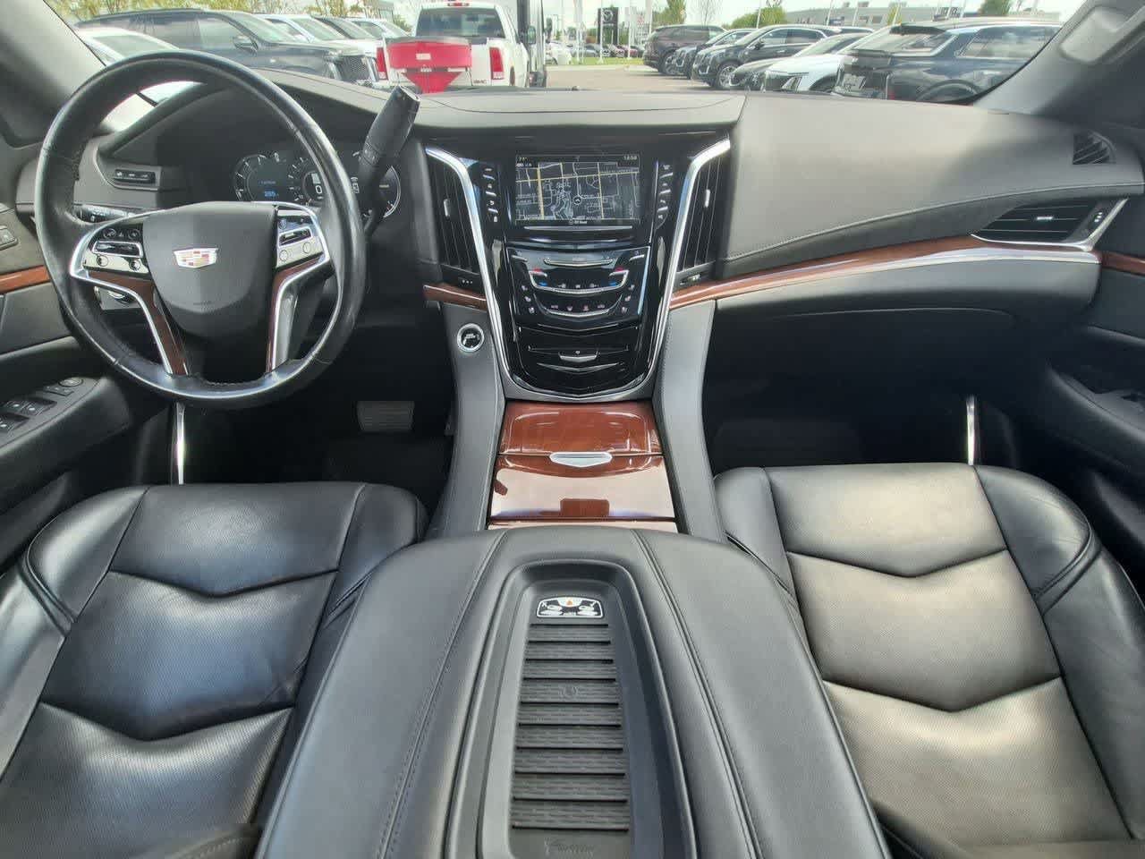 Used 2019 Cadillac Escalade Premium Luxury w/ LPO, Radiant Package AWD/4WD image 15