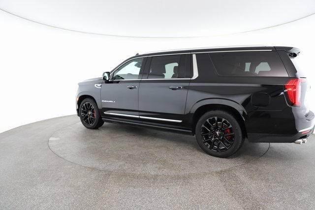 Used 2023 GMC Yukon XL Denali image 9