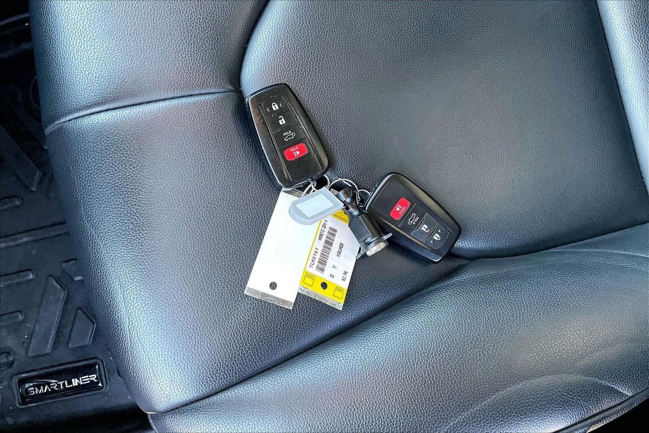 Used 2022 Toyota Highlander XLE image 34