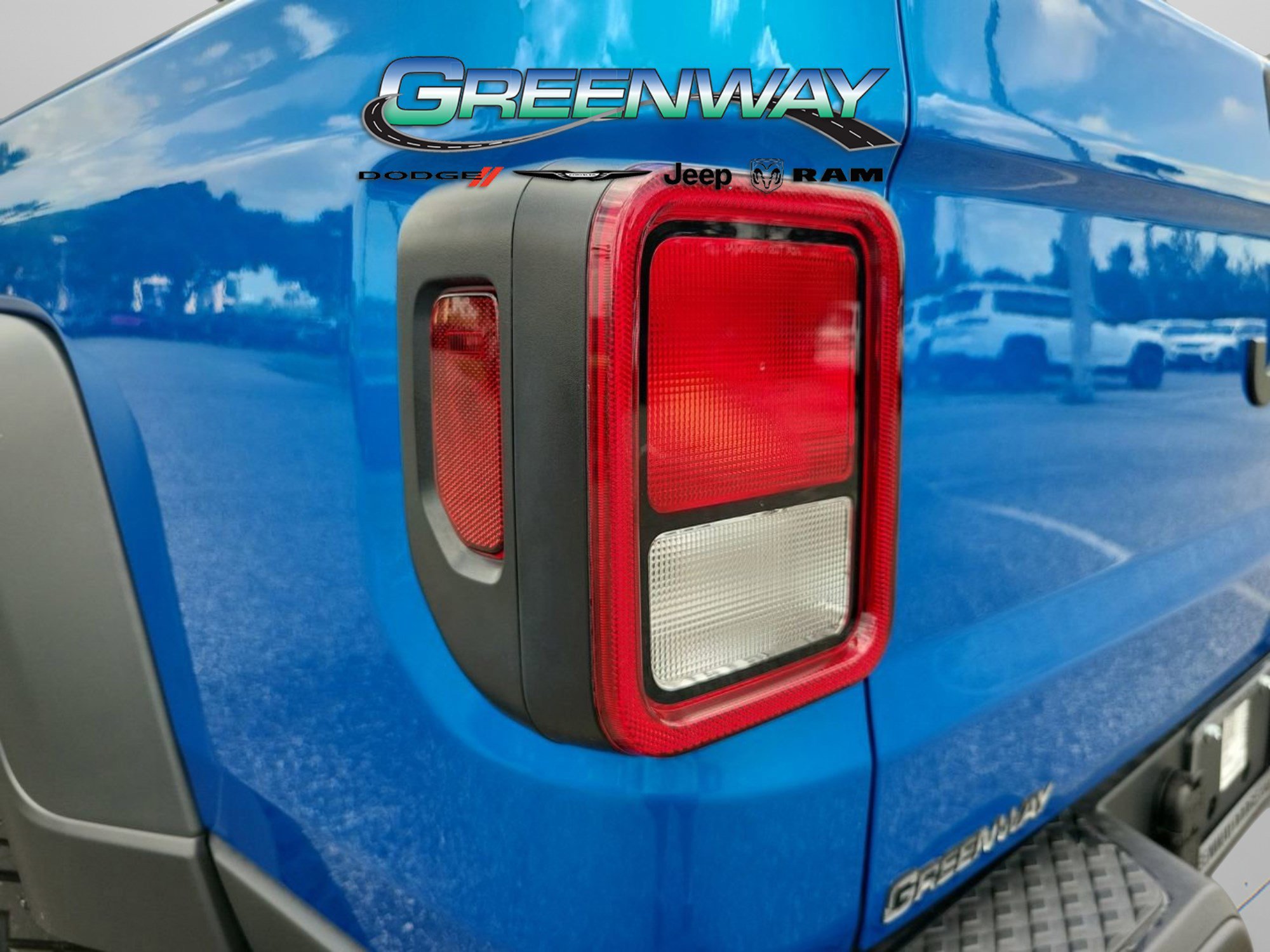 Used 2025 Jeep Gladiator Sport AWD/4WD image 6