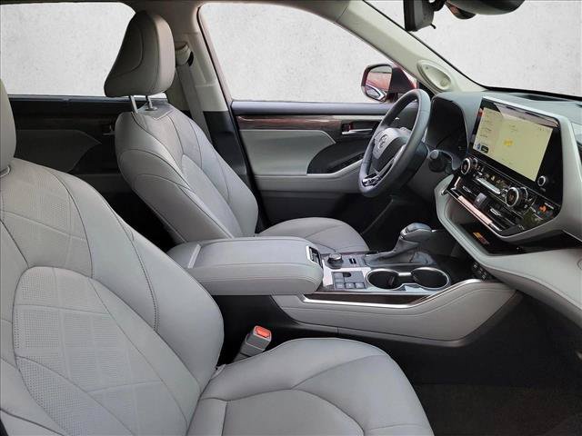 Used 2026 Toyota Highlander Platinum AWD/4WD image 12