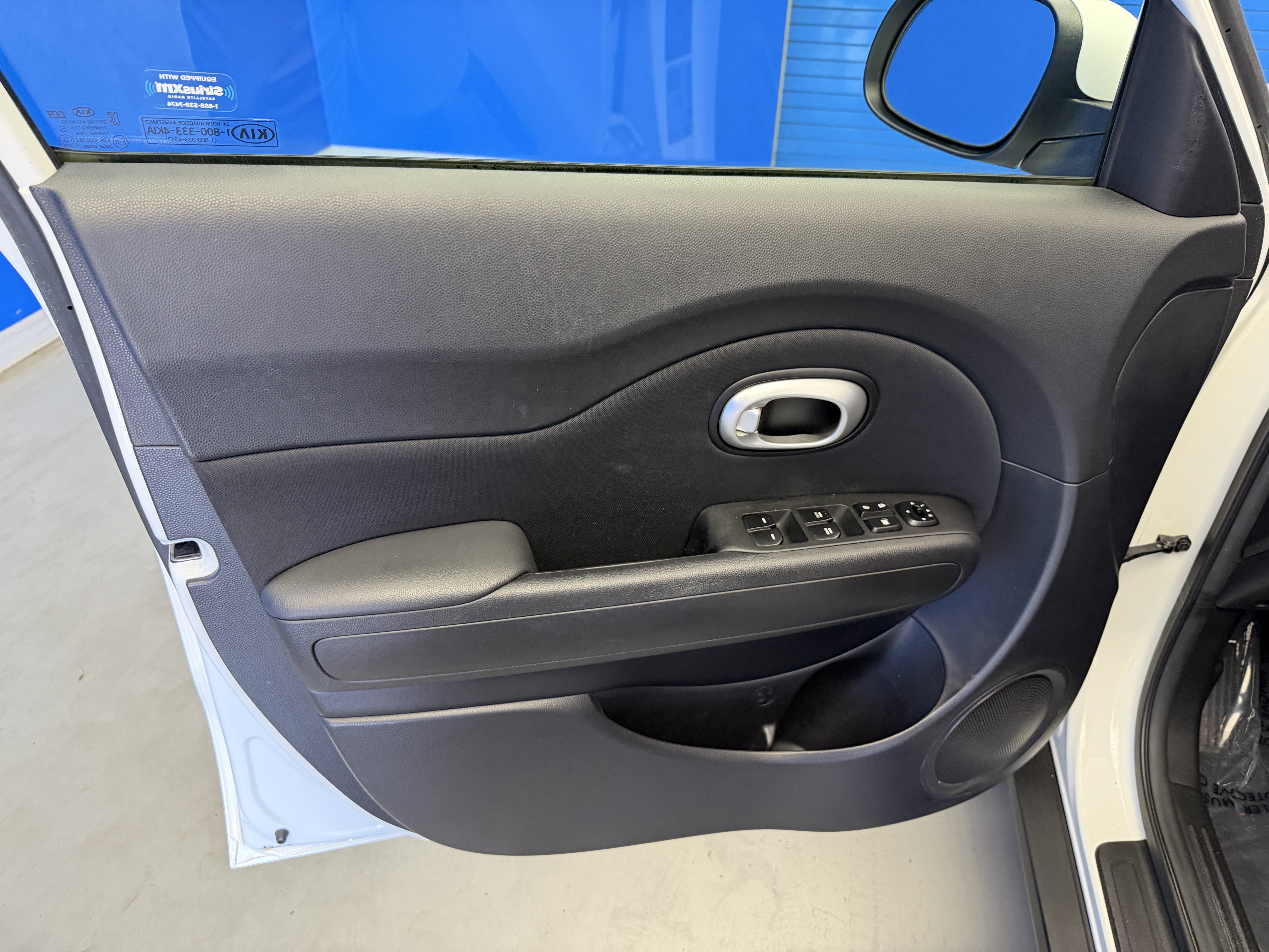 Used 2016 Kia Soul + FWD image 9