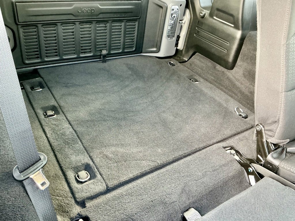 Used 2021 Jeep Wrangler Unlimited Islander image 28