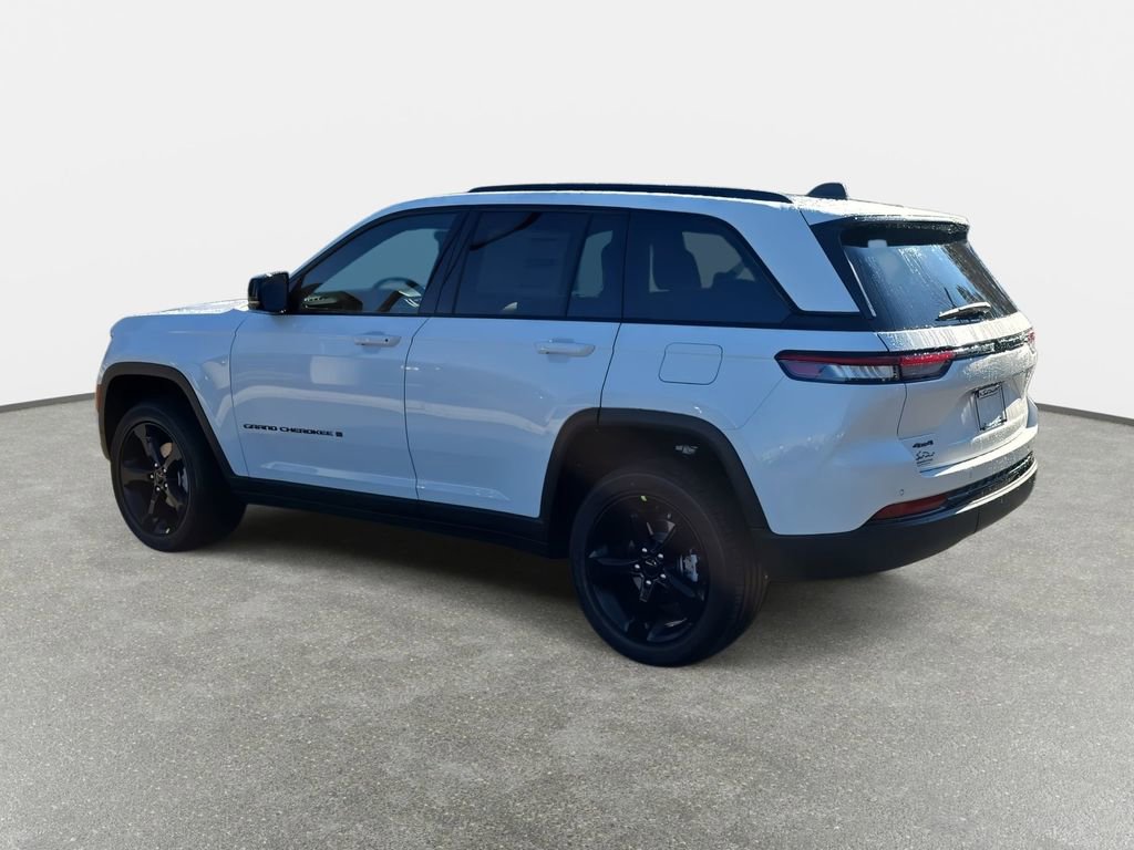 New 2025 Jeep Grand Cherokee Altitude image 7