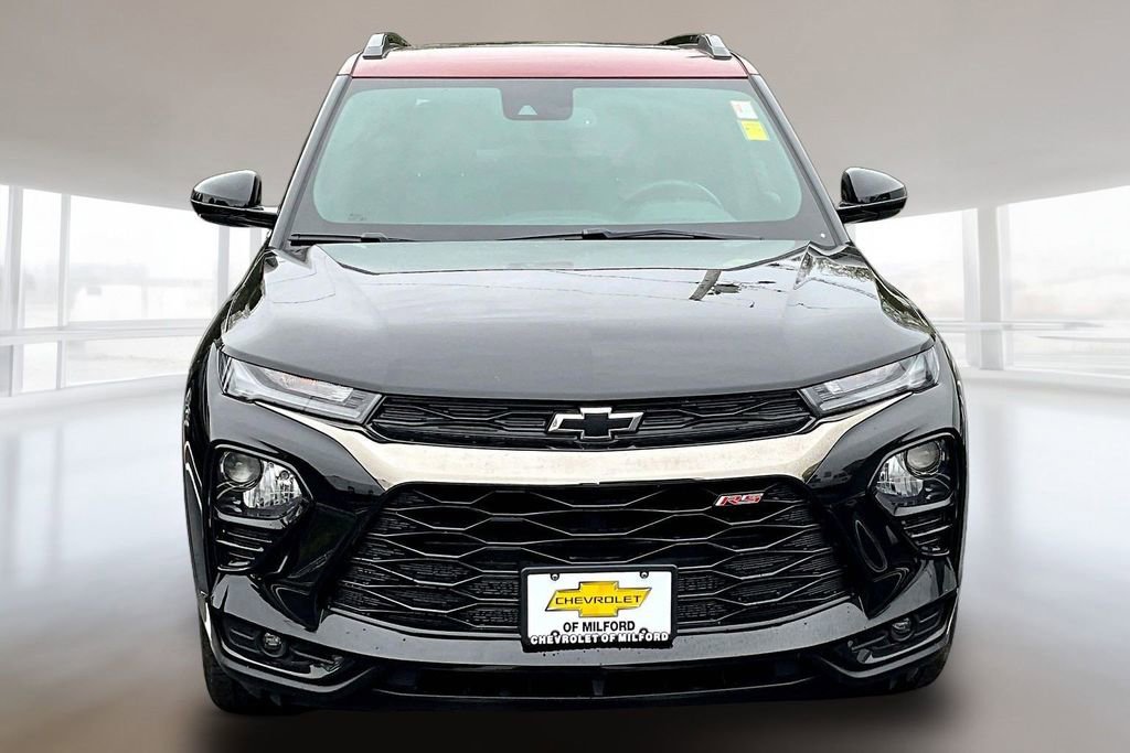 Used 2023 Chevrolet TrailBlazer RS w/ Sun and Liftgate Package AWD/4WD image 2