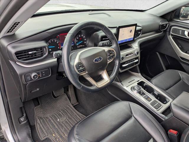 Used 2022 Ford Explorer XLT w/ Equipment Group 202A image 9