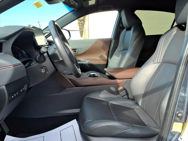 Used 2021 Toyota Venza Limited w/ Carpet Mat Package (TMS) image 19