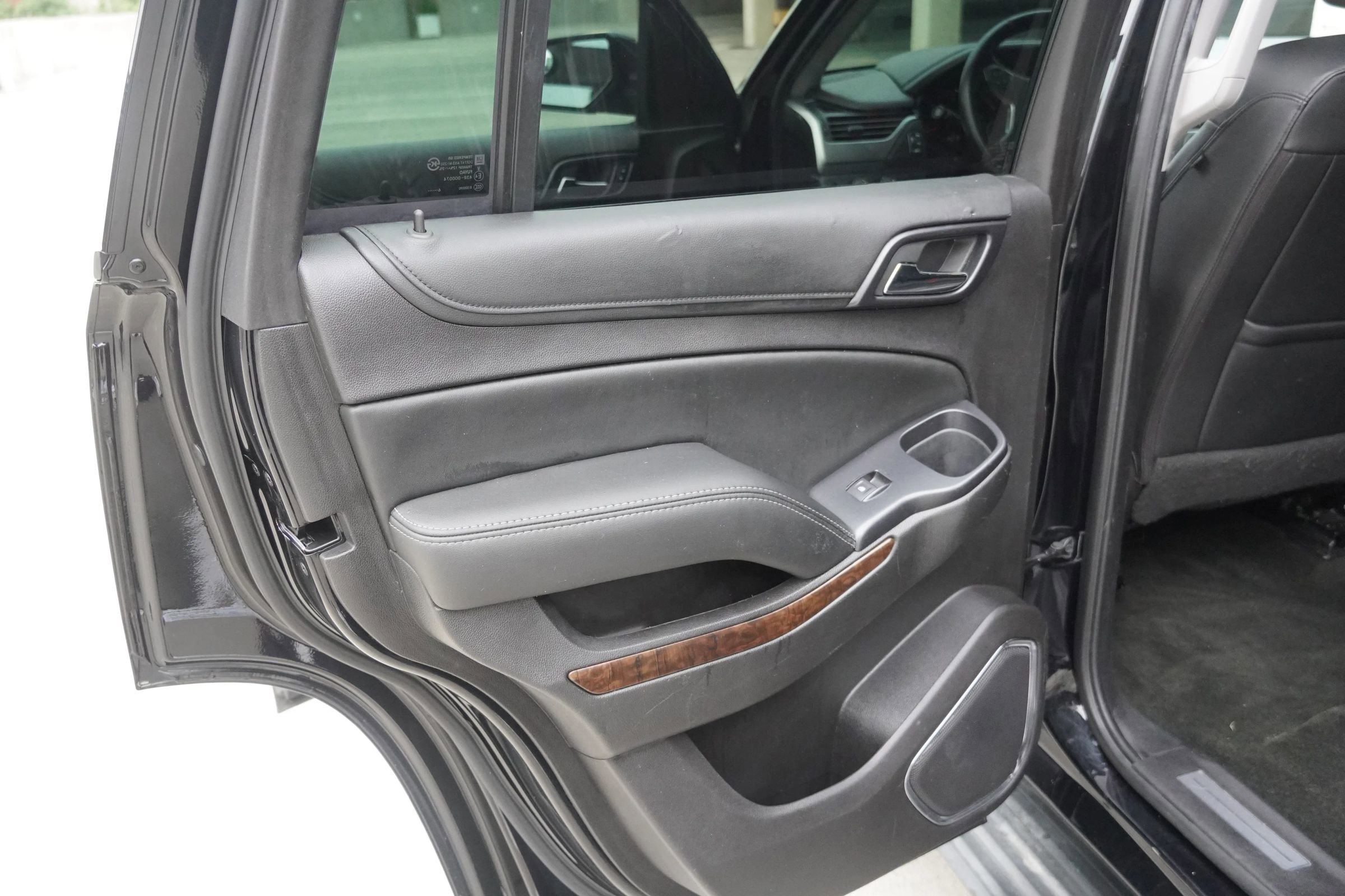 Used 2017 Chevrolet Tahoe LT image 34