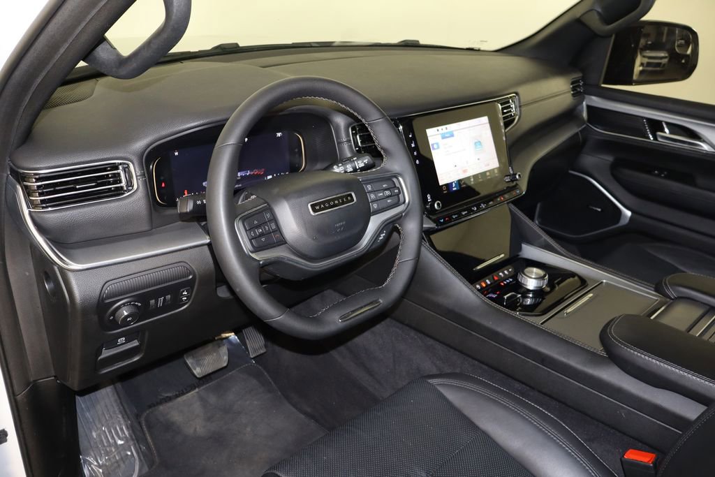Used 2023 Jeep Wagoneer Series II AWD/4WD image 29