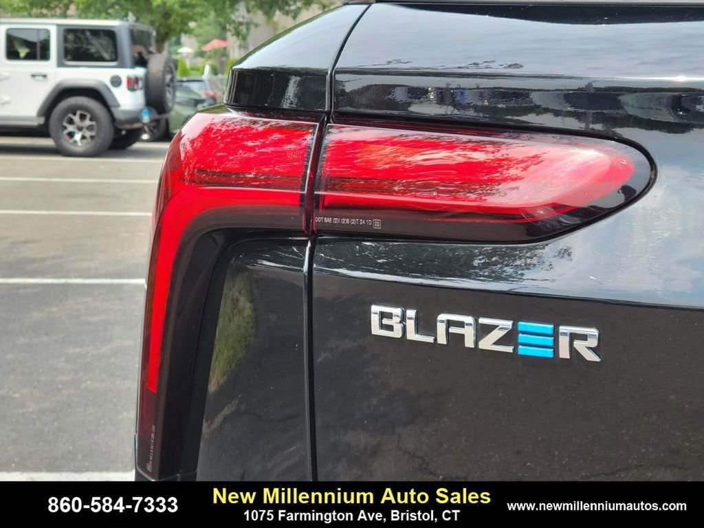 Used 2024 Chevrolet Blazer EV LT image 9