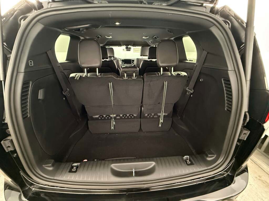 New 2026 Chrysler Voyager LX image 18