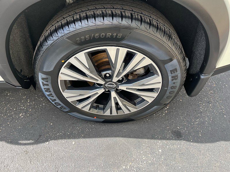 Used 2023 Nissan Rogue SV AWD/4WD image 12