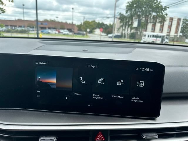 Certified 2025 Kia Sorento LX FWD image 11
