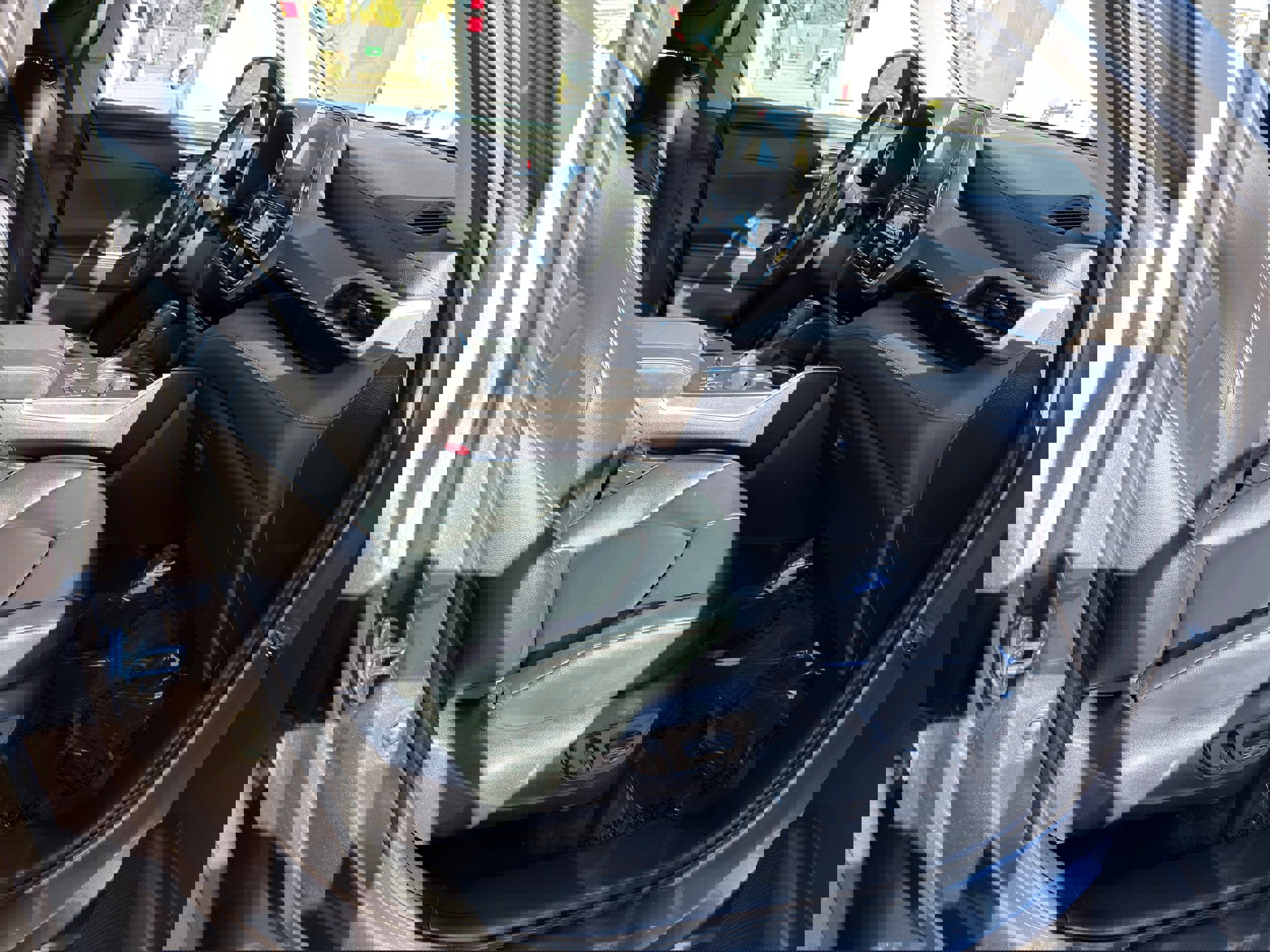 Used 2024 Toyota Highlander XLE image 10