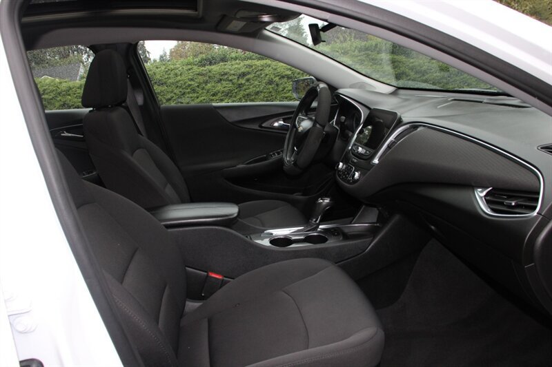 Used 2020 Chevrolet Malibu LT FWD image 15