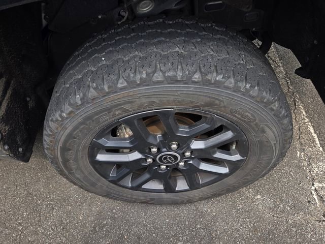 Used 2023 Toyota Tundra Platinum AWD/4WD image 6