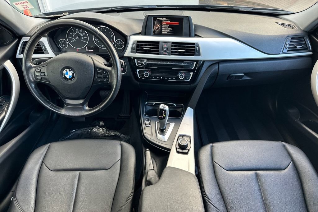 Used 2017 BMW 320i Sedan RWD image 14