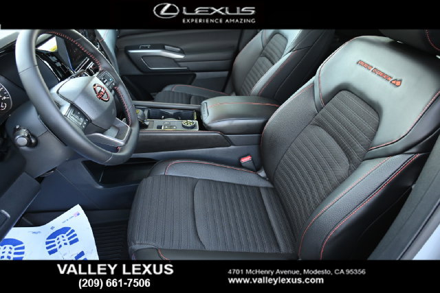 Used 2026 Nissan Pathfinder Rock Creek w/ Rock Creek Premium Package AWD/4WD image 15